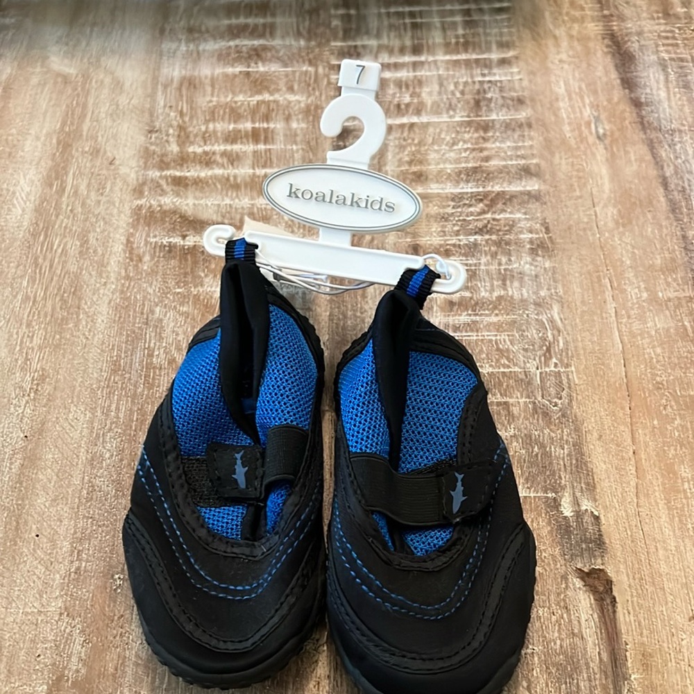 Koala kids Size 7 Boys Water-shoes NWT